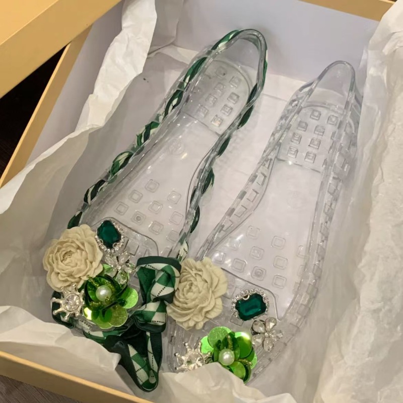 Mary Jane Shoes - 新しいスタイルのスクエアトゥオープントゥサンダル、フラットソールゼリースタイルシューズ DlY シューズ花柄手作りクリスタルとネット付き