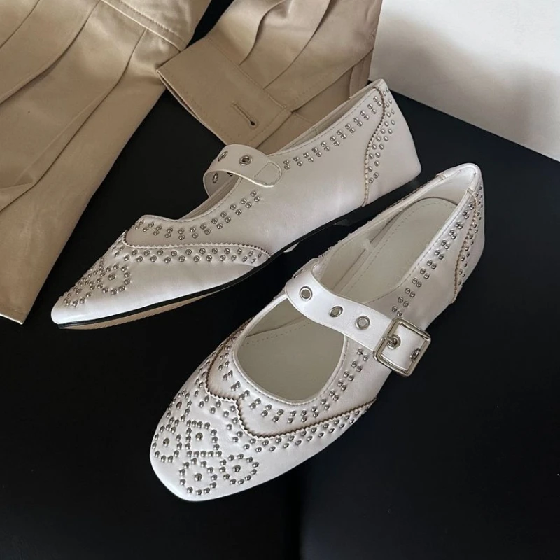 レトロリベットバックルデザインフラットシューズ レディース  - Mary Jane Shoes のレビューと価格