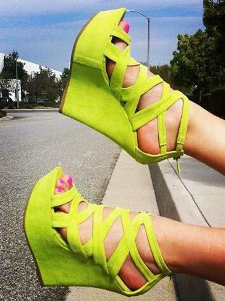 明るい黄色のスエードカットアウト中空プラットフォームウェッジ - Women'S Shoes Yellow のレビューと価格