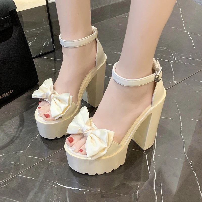 女性サンダル 2025 新しい夏の靴トレンド黒、白ファッショ - Women'S Shoes Trending 2025 のレビューと価格