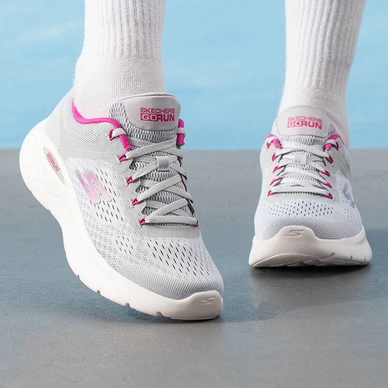 スケッチャーズ 新しいレディースランニングシューズ 1294 - Women'S Shoes New Balance のレビューと価格