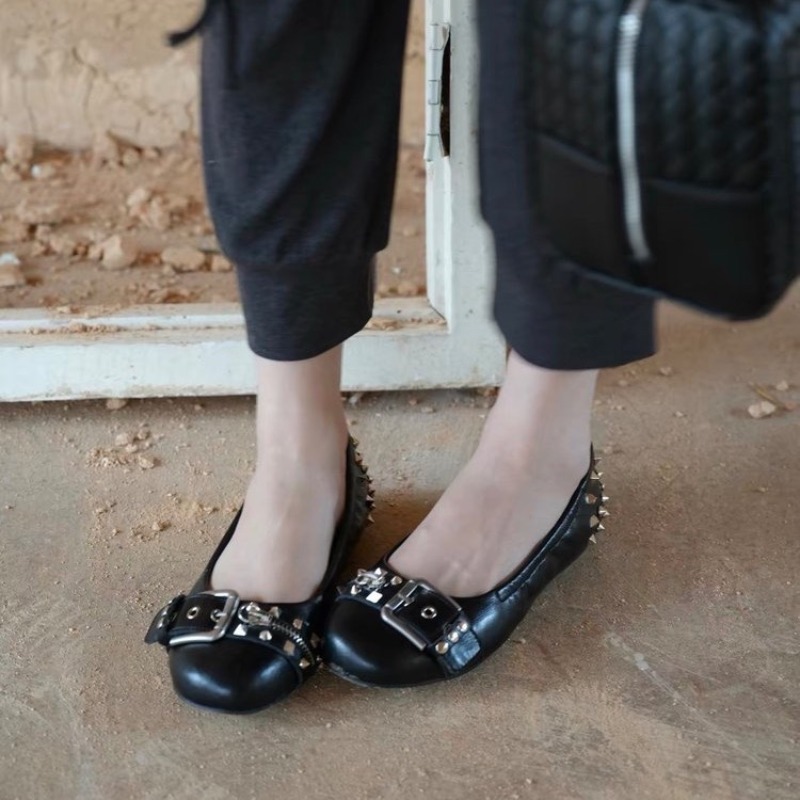 ボルトラウンドヘッドシングルシューズレディースレザーバックル - Mary Jane Shoes のレビューと価格